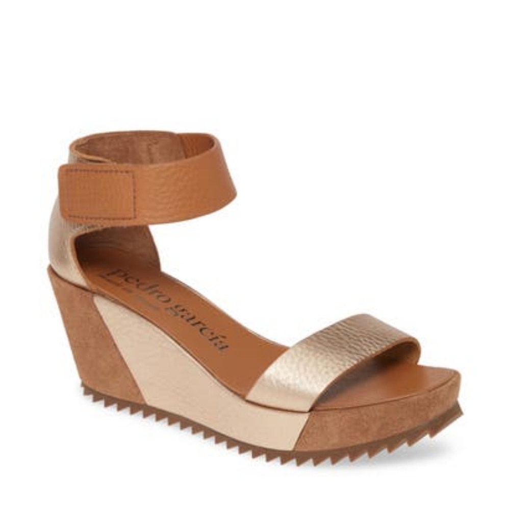 Pedro Garcia Fidelia Wedge Sandals in Hazelnut